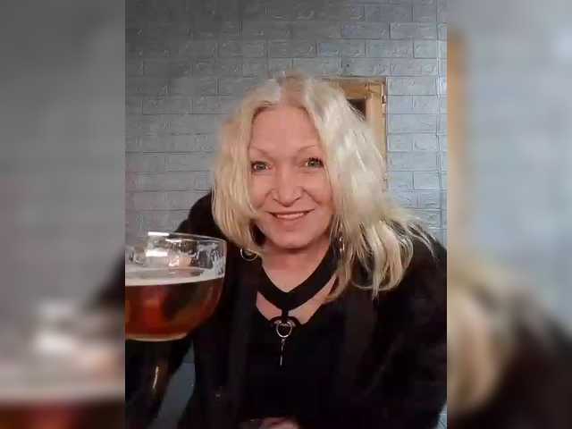 LizSage live cam profile