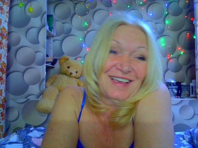 LizSage's BongaCams show and profile