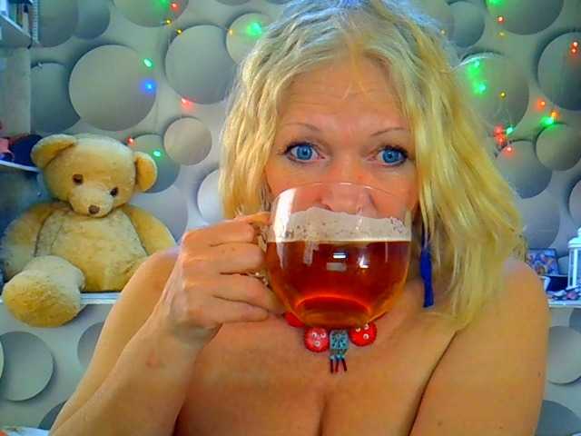 LizSage's BongaCams show and profile