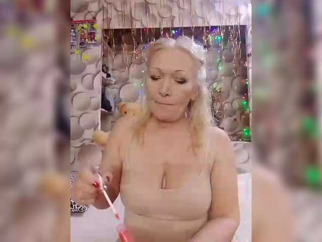 LizSage's BongaCams show and profile