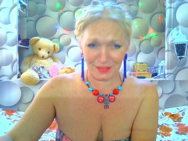 LizSage's BongaCams show and profile