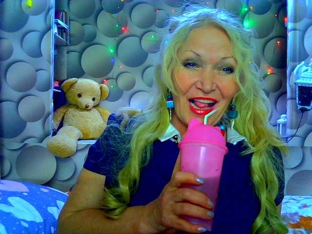 LizSage's BongaCams show and profile