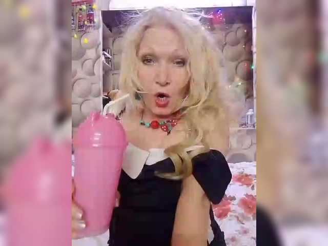 LizSage's BongaCams show and profile