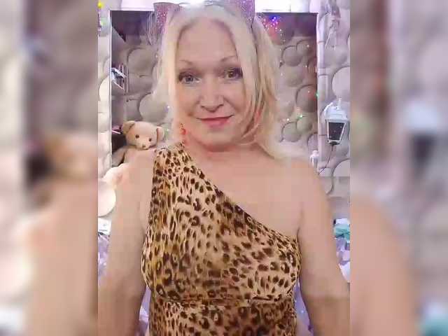 LizSage's BongaCams show and profile