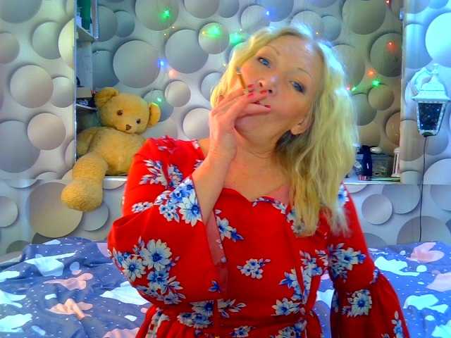 LizSage's BongaCams show and profile