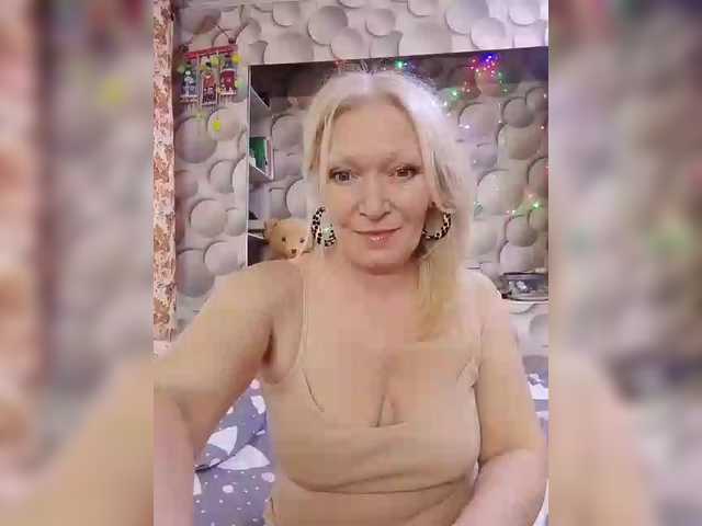 LizSage's BongaCams show and profile