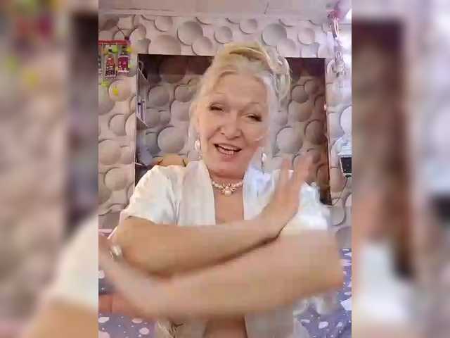 LizSage's BongaCams show and profile