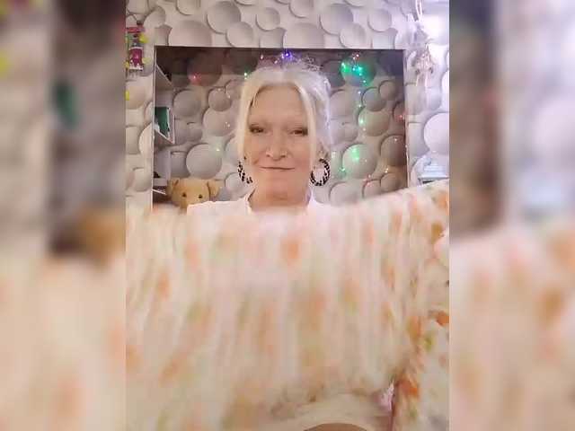 LizSage's BongaCams show and profile