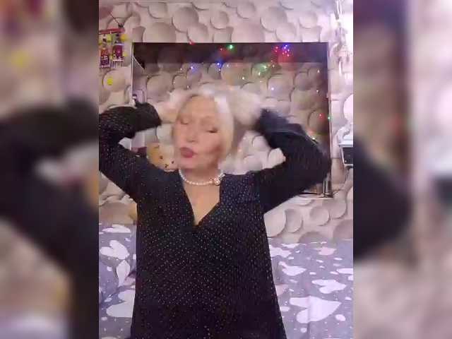 LizSage's BongaCams show and profile