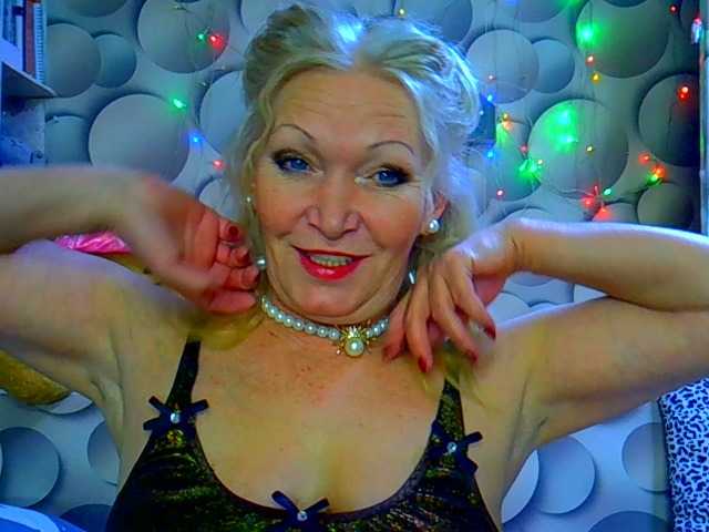 LizSage's BongaCams show and profile