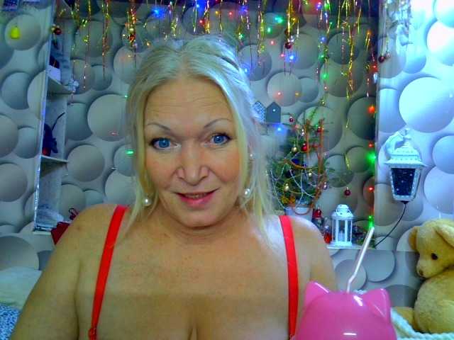 LizSage's BongaCams show and profile