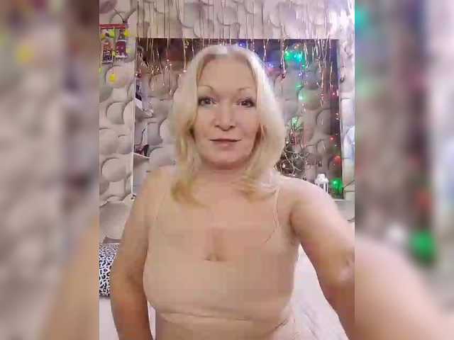 LizSage's BongaCams show and profile