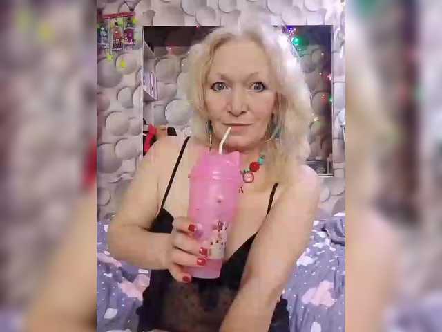 LizSage's BongaCams show and profile