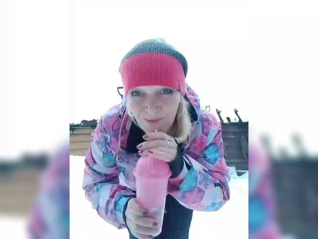 LizSage's BongaCams show and profile