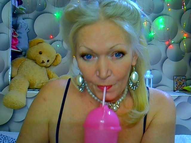 LizSage's BongaCams show and profile