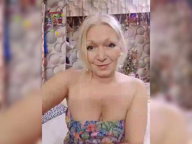 LizSage's BongaCams show and profile