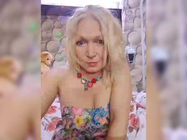 LizSage's BongaCams show and profile