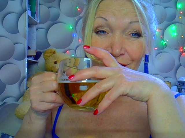 LizSage's BongaCams show and profile