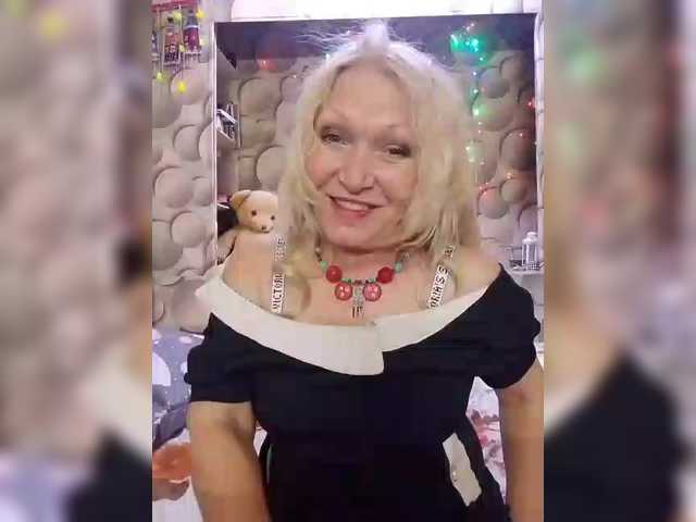 LizSage's BongaCams show and profile