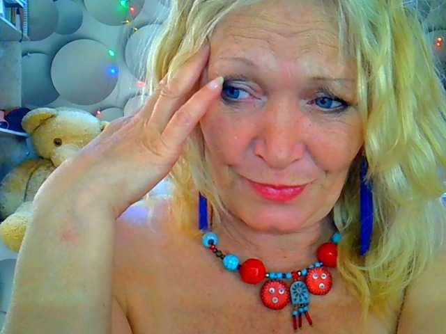 LizSage's BongaCams show and profile