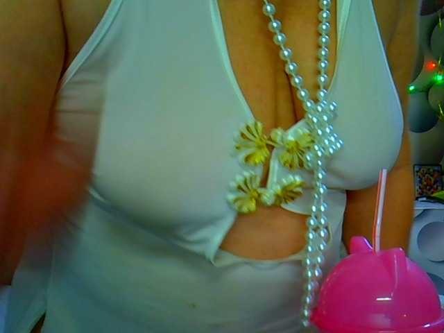 LizSage's BongaCams show and profile