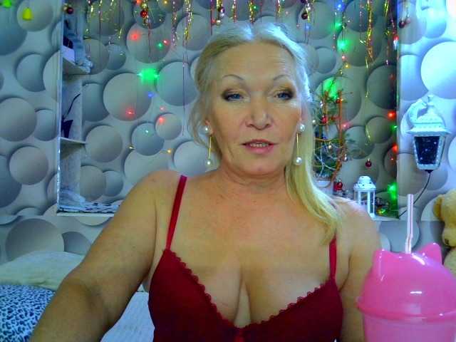 LizSage's BongaCams show and profile