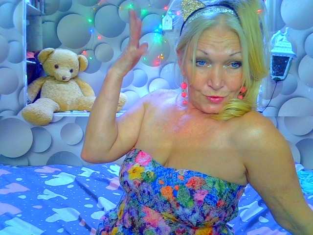 LizSage's BongaCams show and profile