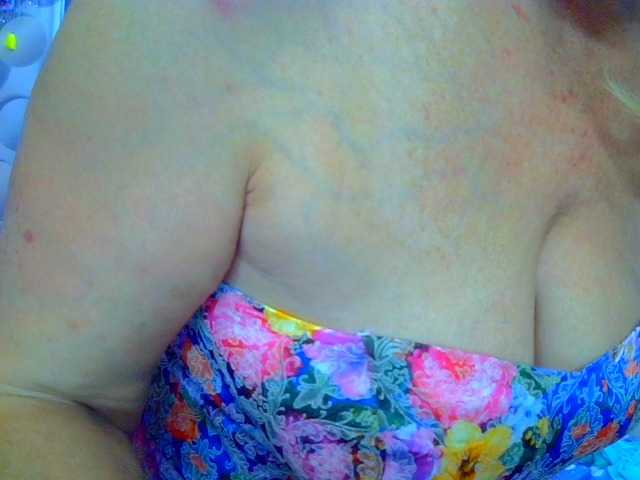 LizSage's BongaCams show and profile