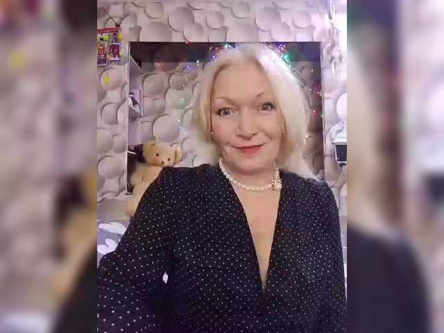 LizSage's BongaCams show and profile