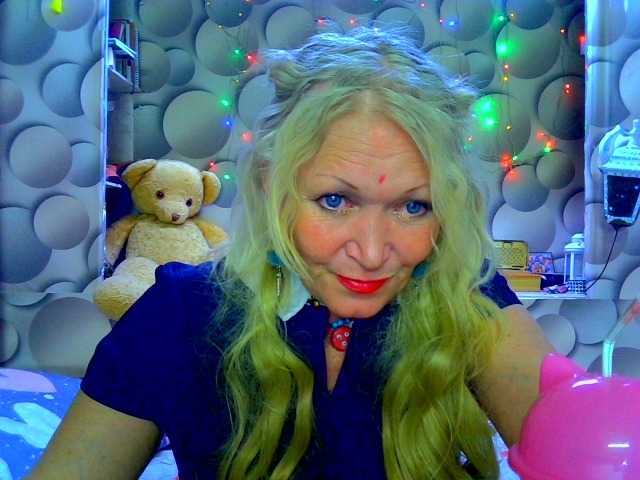 LizSage's BongaCams show and profile