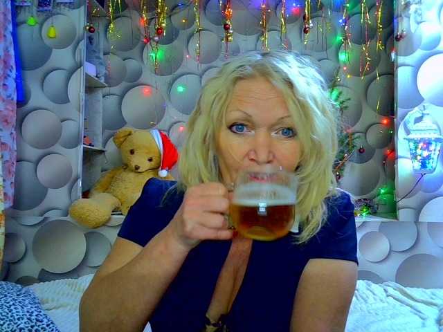 LizSage's BongaCams show and profile