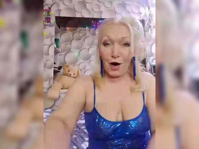 LizSage's BongaCams show and profile