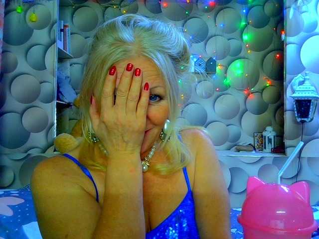 LizSage's BongaCams show and profile