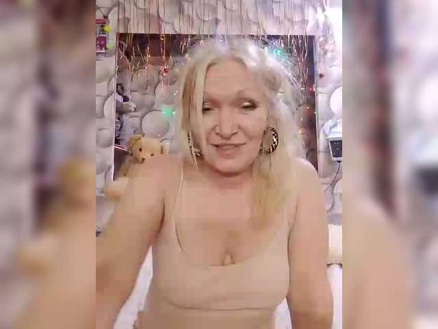 LizSage's BongaCams show and profile