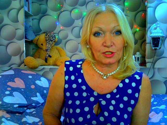 LizSage's BongaCams show and profile