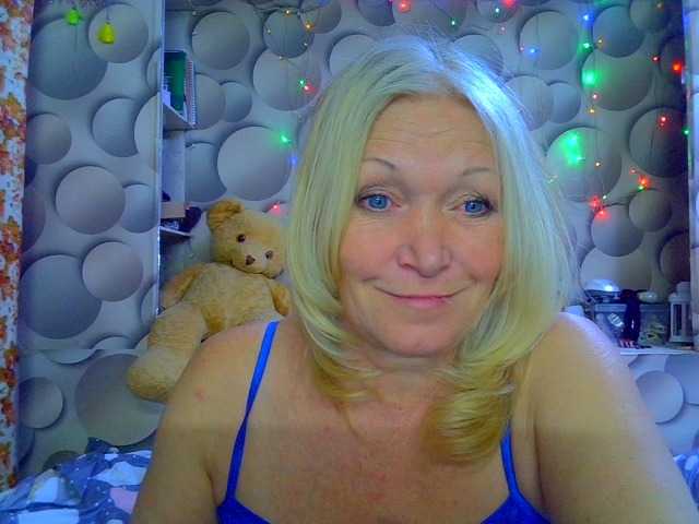 LizSage's BongaCams show and profile