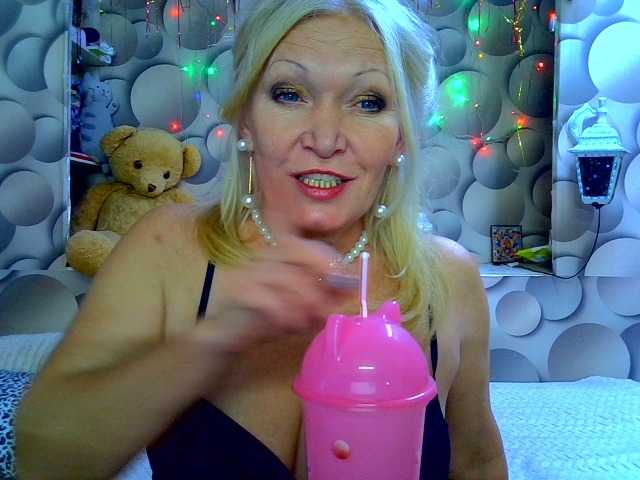 LizSage's BongaCams show and profile