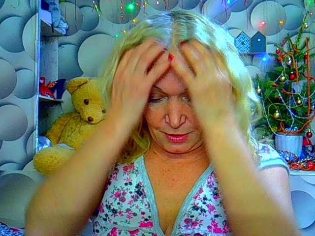 LizSage's BongaCams show and profile