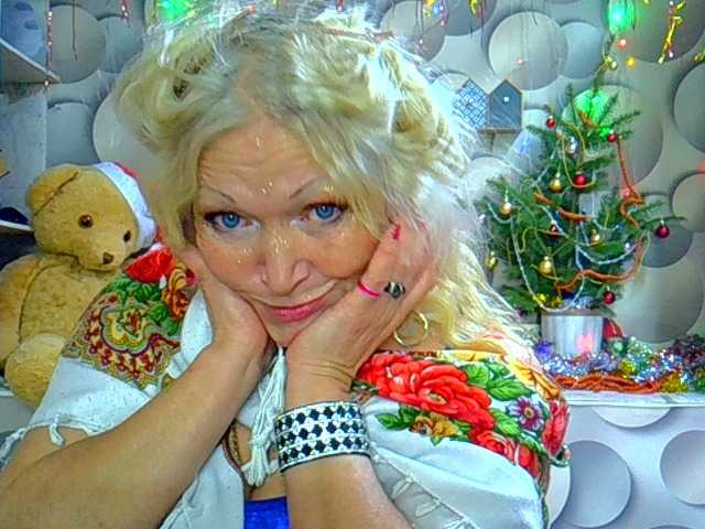 LizSage's BongaCams show and profile