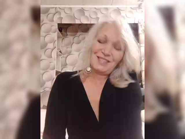 LizSage webcam