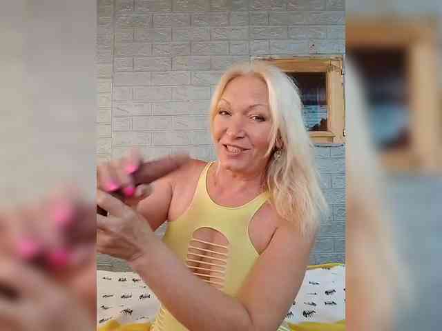LizSage webcam