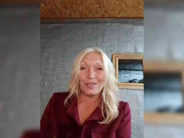 LizSage webcam