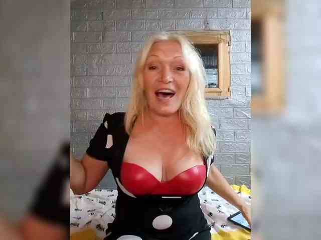 LizSage webcam