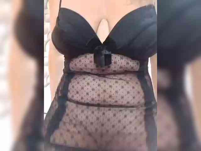 LizSage webcam