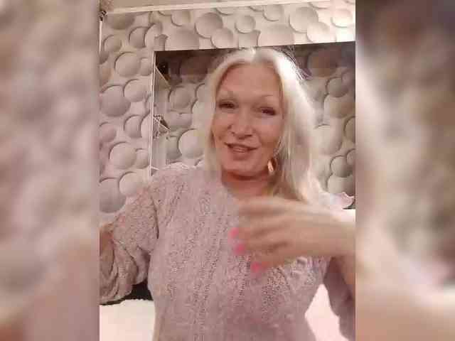 LizSage webcam