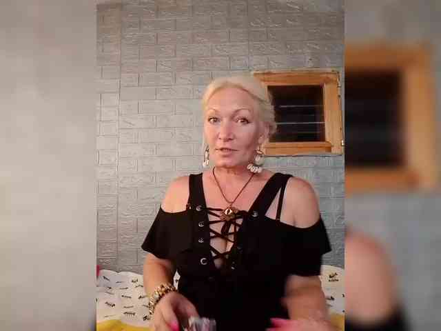 LizSage webcam