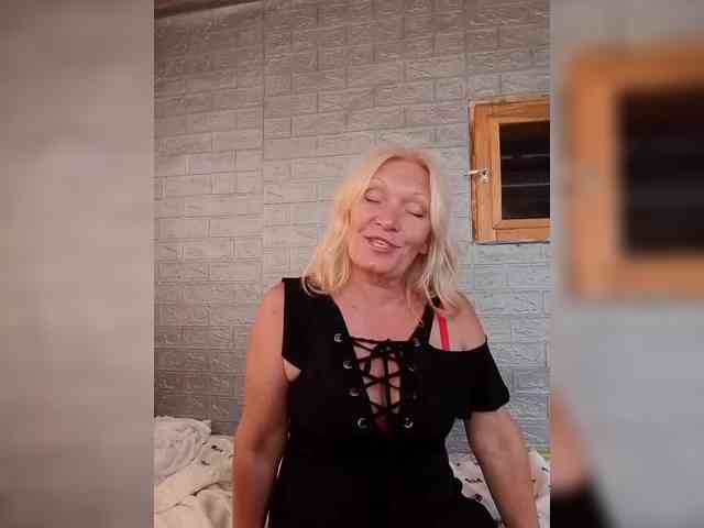 LizSage webcam