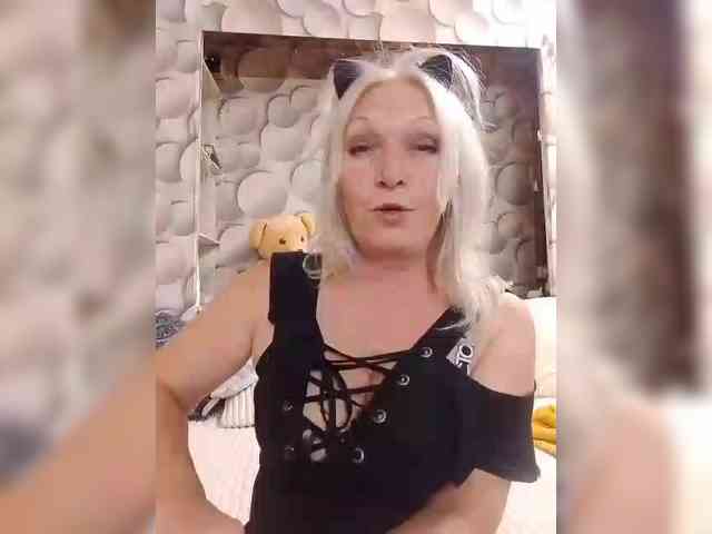 LizSage webcam