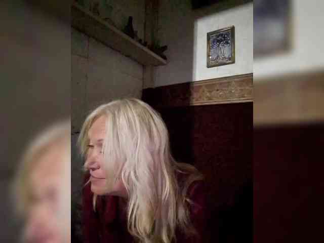 LizSage webcam