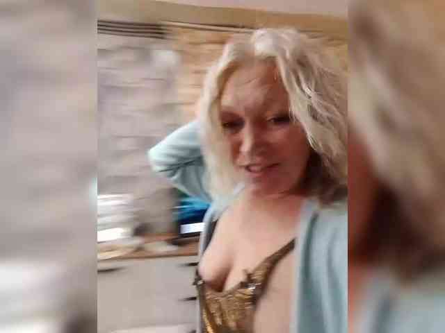 LizSage webcam